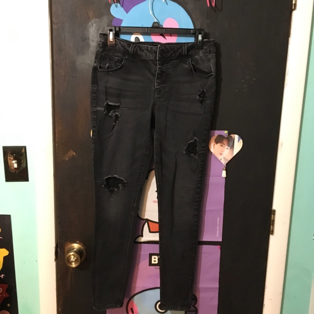 Black Ripped Skinny Jeans